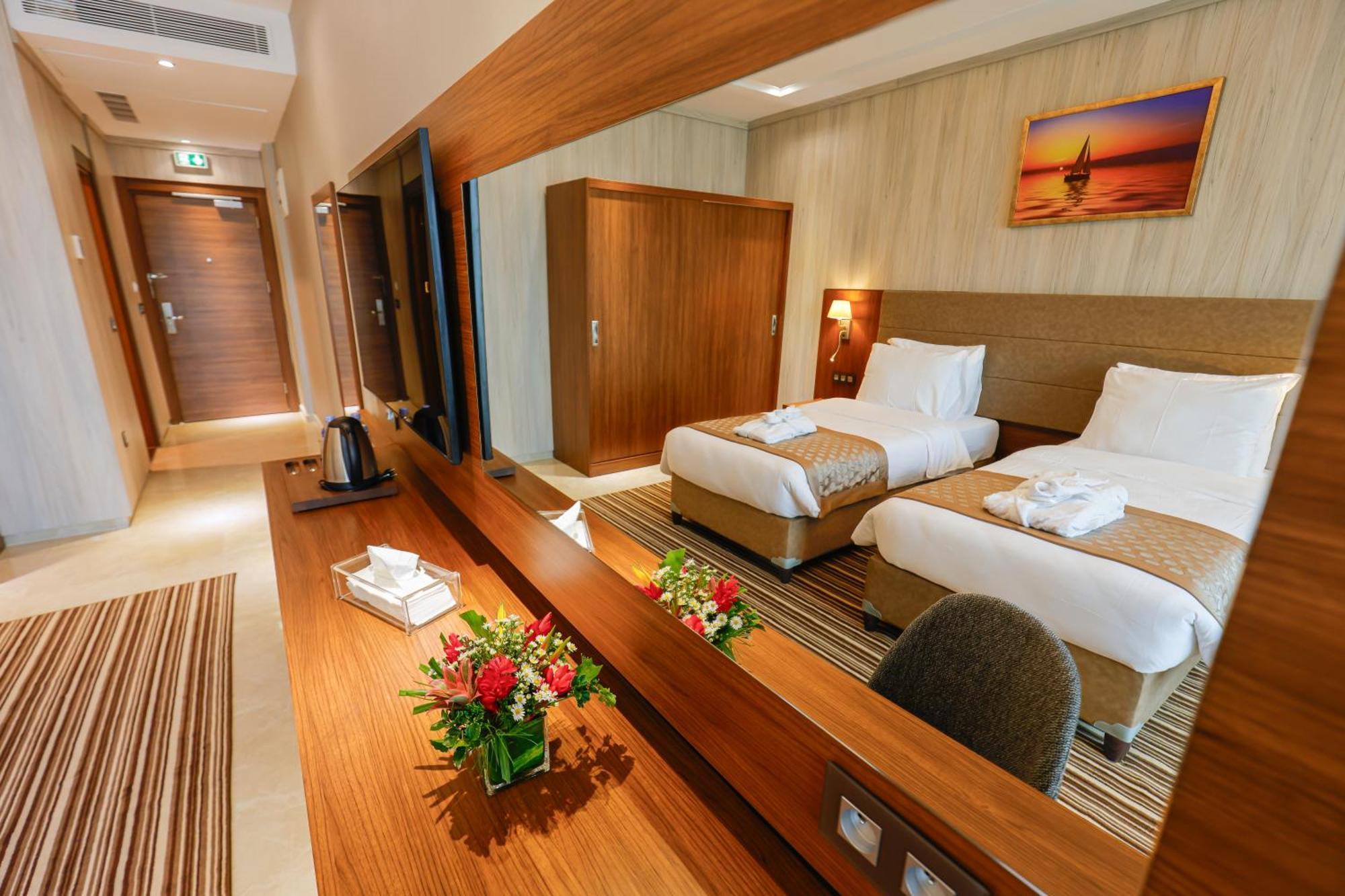 Byblos Hotel Abidjan Exterior photo