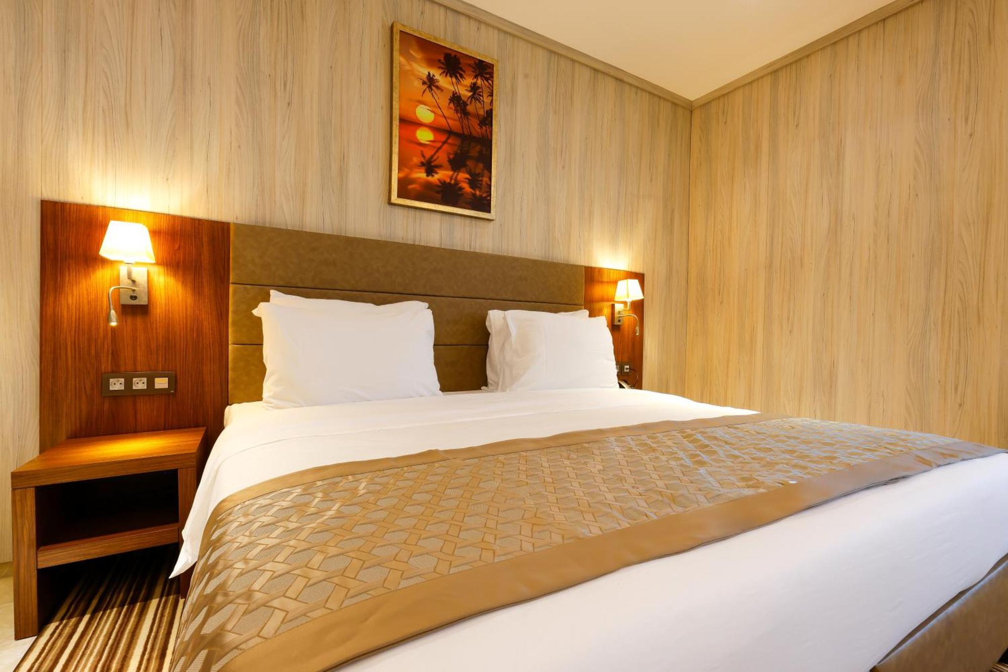 Byblos Hotel Abidjan Exterior photo