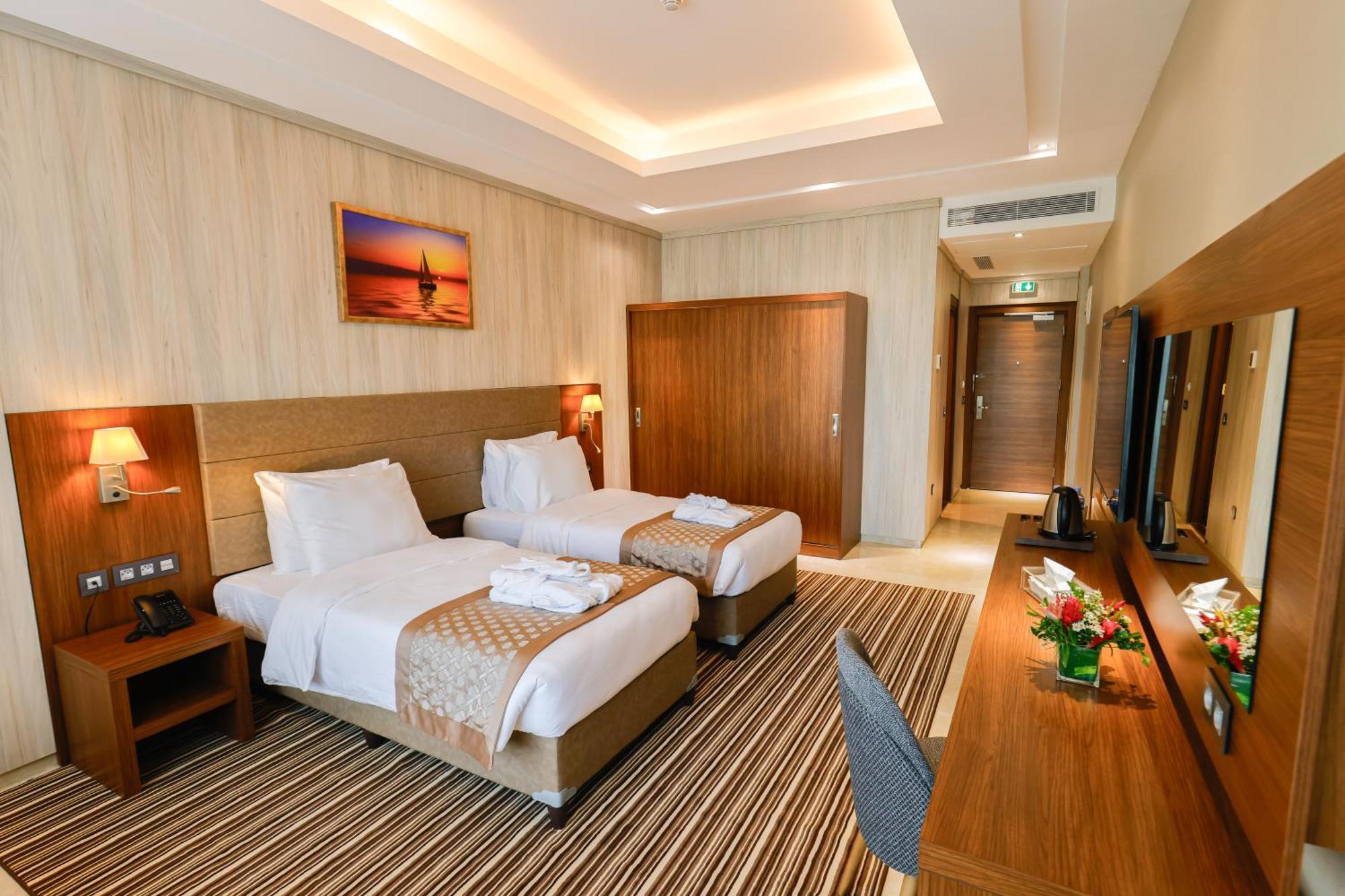 Byblos Hotel Abidjan Exterior photo